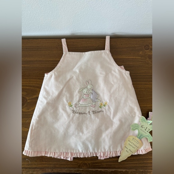 Blossom and Bao Bao 2-Piece Baby Set – NWT – Hand-Painted Applique – 6-12M - Picture 9 of 10